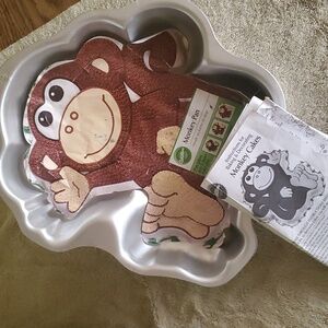 Wilton Monkey cake pan.